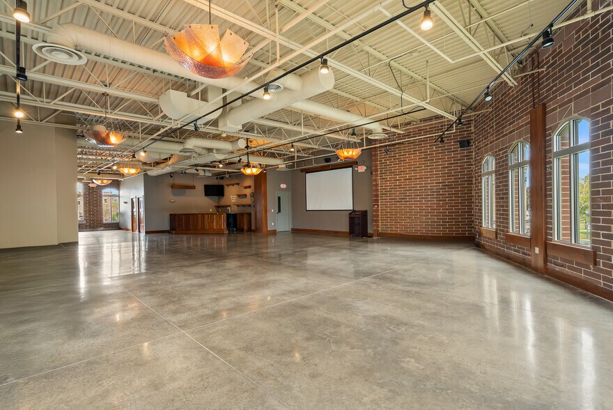 More Photos Of 1214-1218 13th Ave, Grafton Storefront Retail Office For Lease
