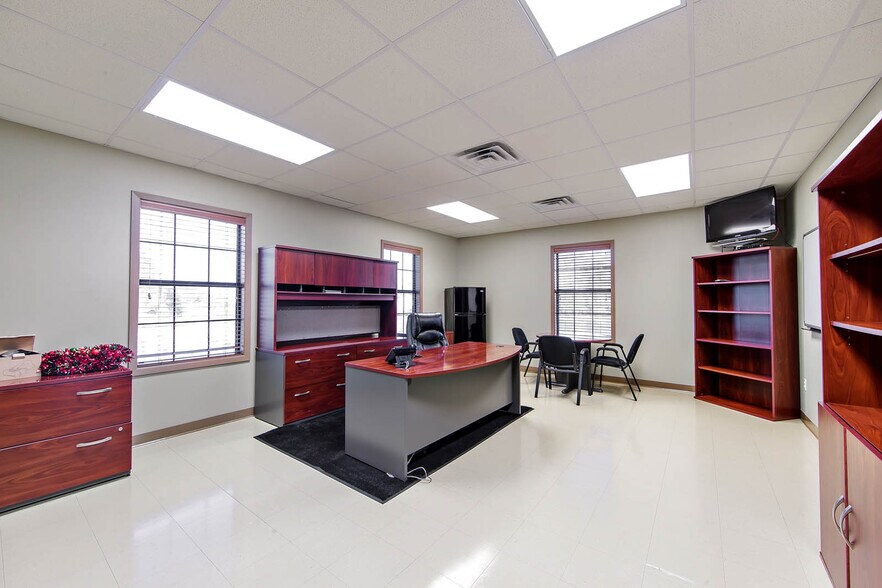 More Photos Of 1711 Dunn St, Houma Service For Lease