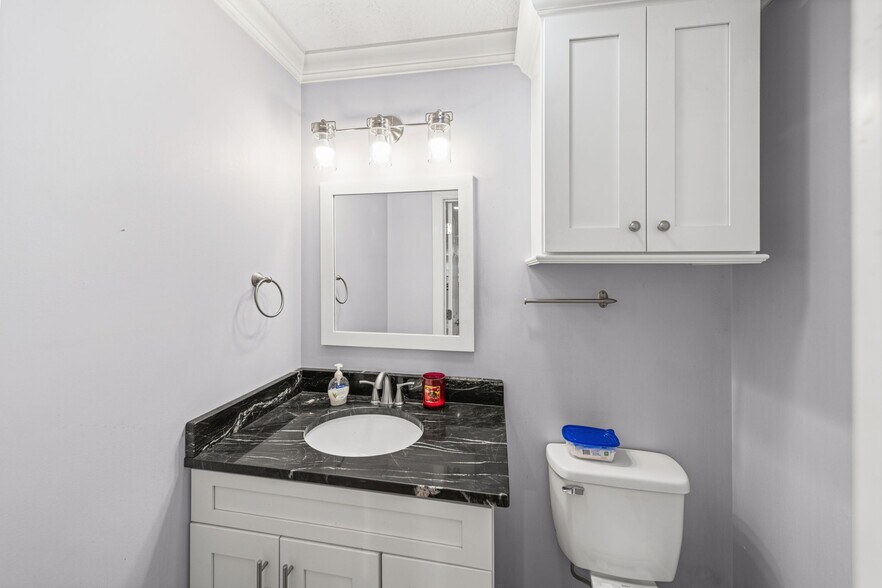 More Photos Of 125 Woodhaven Rd, North Wilkesboro Office For Sale