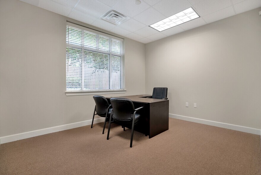 More Photos Of 2219 Sawdust Rd, The Woodlands Medical For Sale