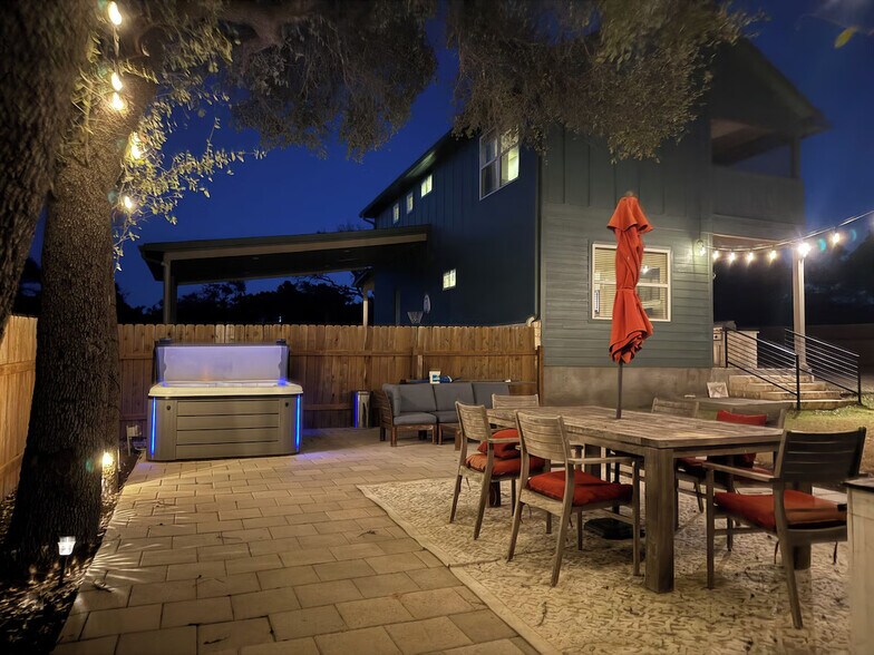 More Photos Of 11605 Fitzhugh Rd, Austin Office Residential For Sale