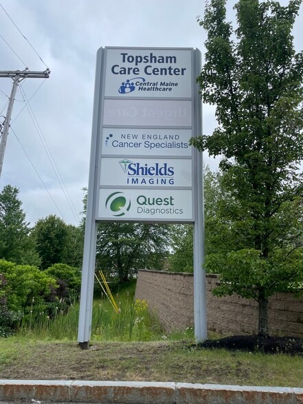 More Photos Of 105 Topsham Fair Mall Rd, Topsham Office For Lease