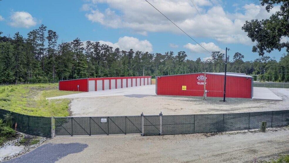 More Photos Of 277 Moses St, Zavalla Self Storage For Sale