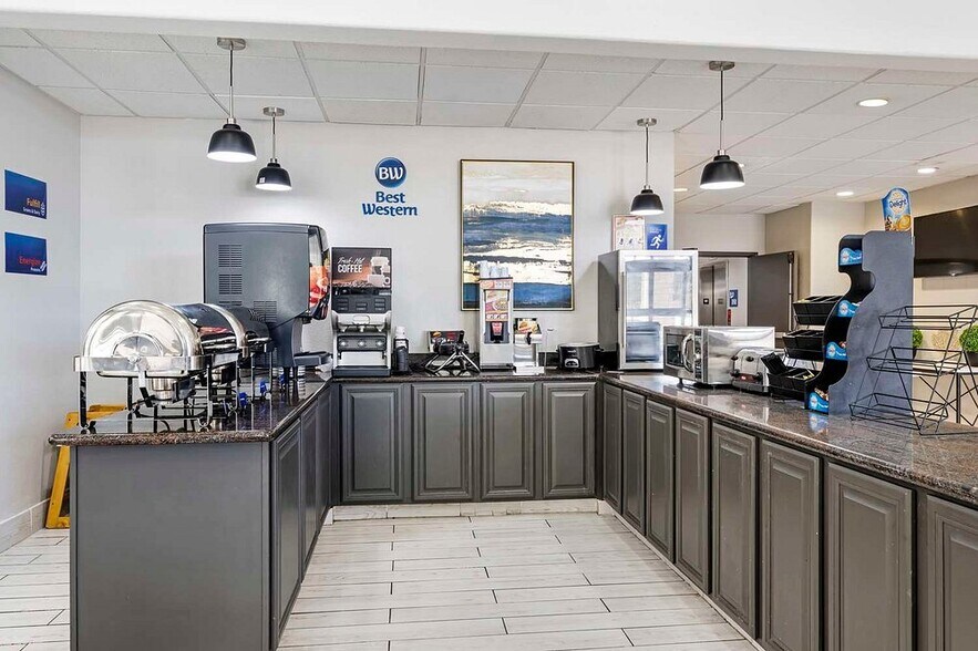 More Photos Of 5310 Englewood Ave, Lubbock Hotel For Sale