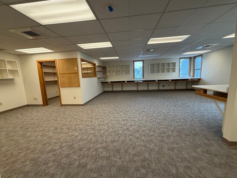 More Photos Of 615 Jefferson Blvd, Warwick Office For Sale