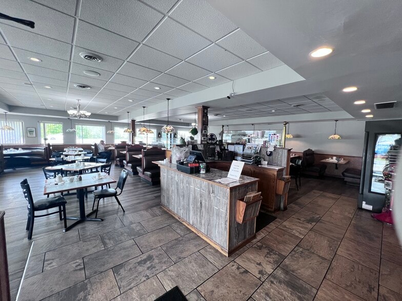 More Photos Of 7205 Broadway, Merrillville General Retail For Sale