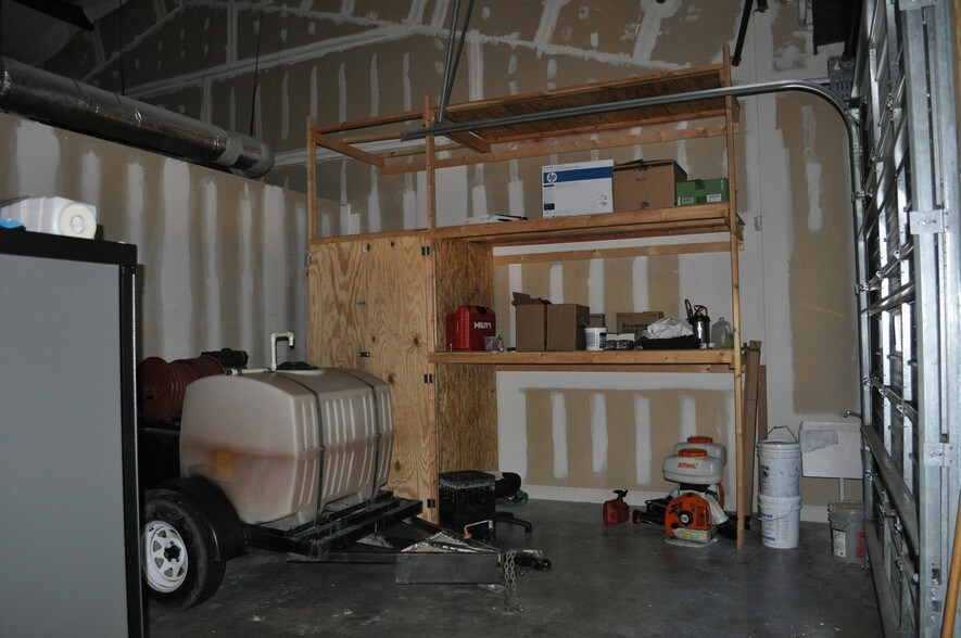 More Photos Of 612 Johnnie Dodds Blvd, Mount Pleasant Showroom For Lease