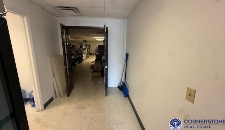 More Photos Of 1944 Cy Ave, Casper Storefront Retail Office For Sale
