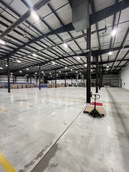 More Photos Of 2730 N Roemer Rd, Appleton Warehouse For Sale