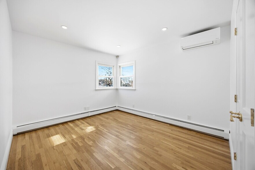 More Photos Of 158-10 95th St, Howard Beach Multifamily For Sale