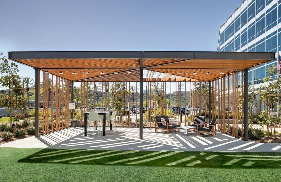 More Photos Of 9276 Scranton Rd, San Diego Unknown For Lease