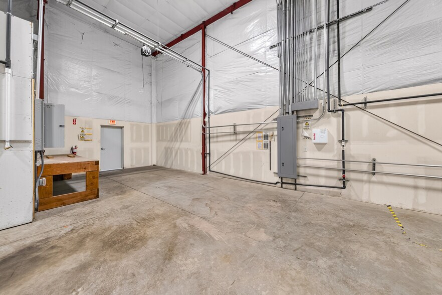 More Photos Of 188 Salmon Way, White City Industrial For Sale