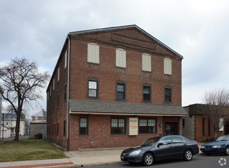 Primary Photo Of 19 Jenkins Ave, Lansdale Office For Lease