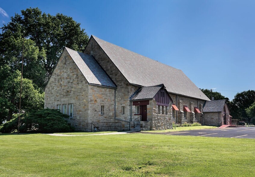 More Photos Of 7203 Paseo Blvd, Kansas City Religious Facility For Sale