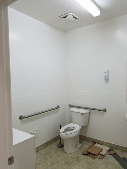 More Photos Of 420 Beatrice Ct, Brentwood Light Distribution For Lease