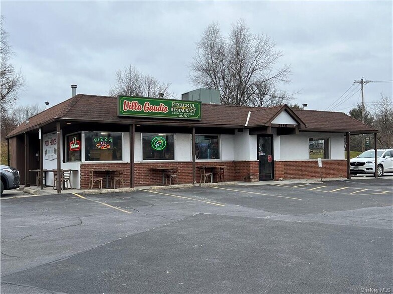 More Photos Of 2850 State Route 17K, Middletown Restaurant For Sale
