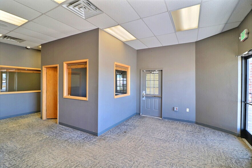 More Photos Of 1616 2nd Ave, Greeley Service For Lease