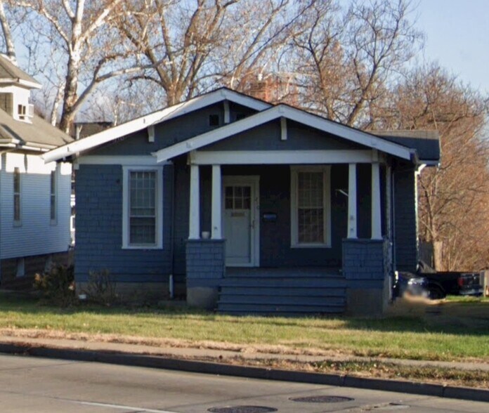 Primary Photo Of 210 S Kingshighway St, Saint Charles Office For Sale