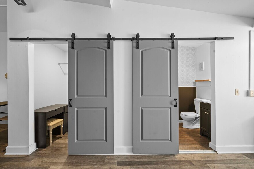 More Photos Of 146-148 E State St, Ithaca Storefront Retail Residential For Sale