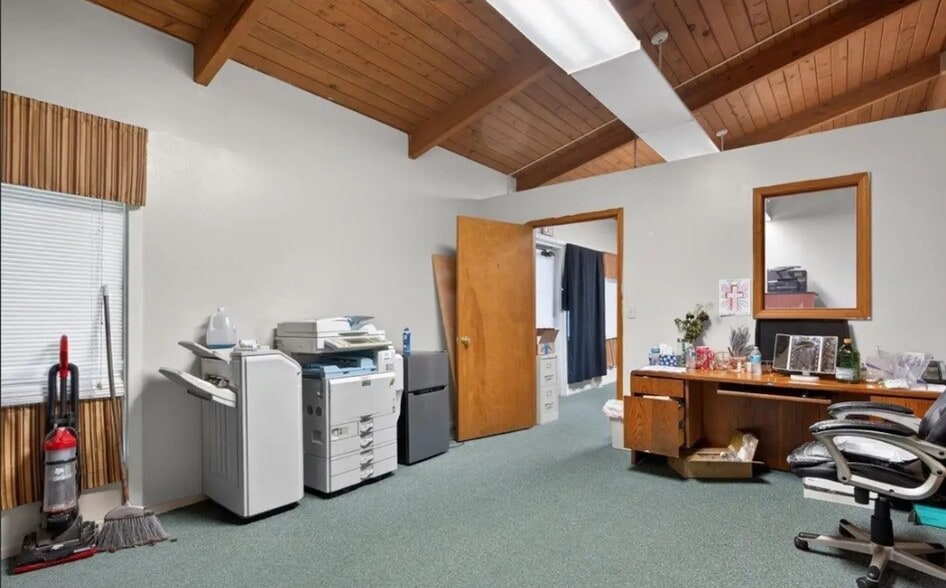 More Photos Of 3111 Normandy Dr, Springfield Office For Sale