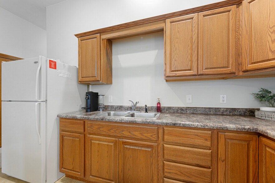 More Photos Of 305 Main St, Henderson Storefront Retail Residential For Sale