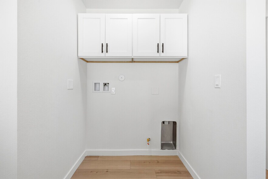 More Photos Of 22320 Itasca St, Chatsworth Apartments For Sale