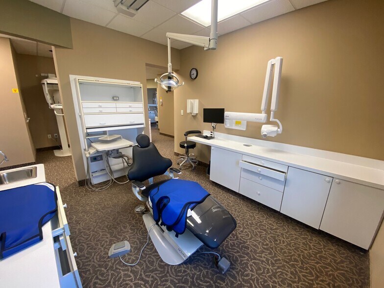 More Photos Of 1515 W 45th Ave, Griffith Medical For Lease
