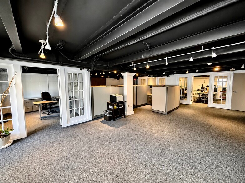 More Photos Of 102 Washington St, Manlius Office For Sale
