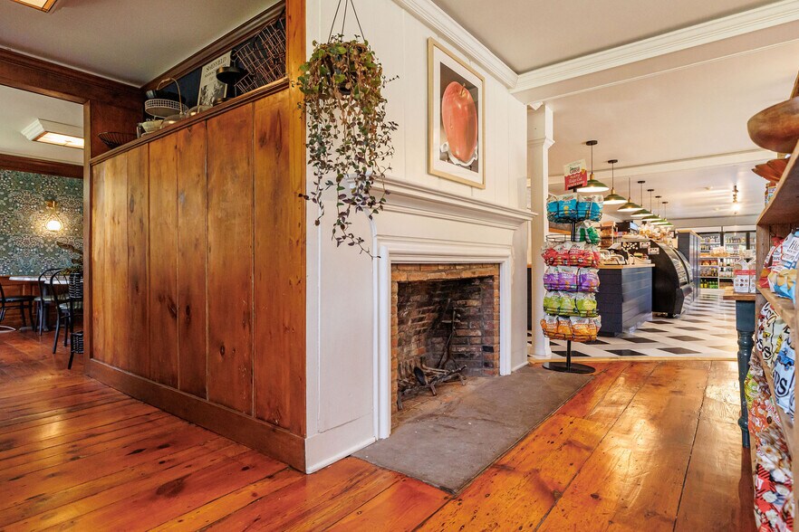 More Photos Of 139 S Main St, Sheffield Freestanding For Sale