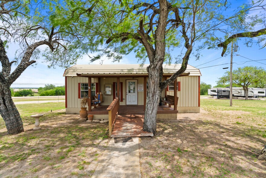 More Photos Of 3117 Highway 281, George West Specialty For Sale