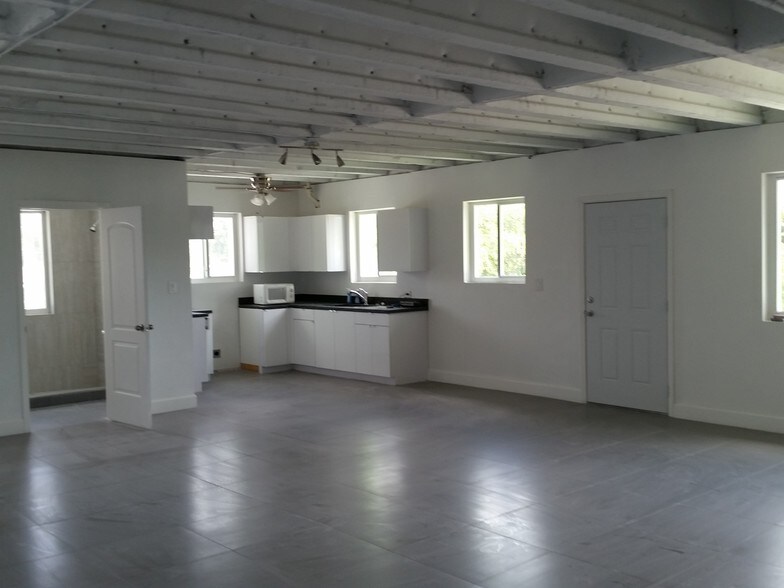 More Photos Of 300 NW 54th St, Miami Office For Lease