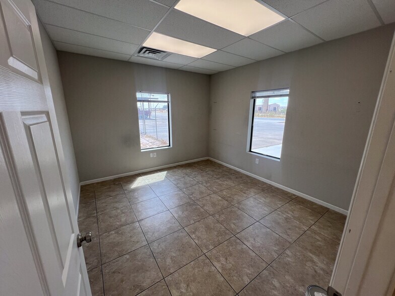 More Photos Of 6407 S County Road 1273, Midland Warehouse For Lease