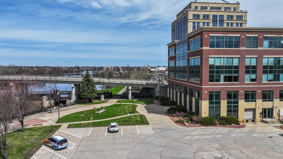 More Photos Of 11 Scott St, Wausau Office For Lease