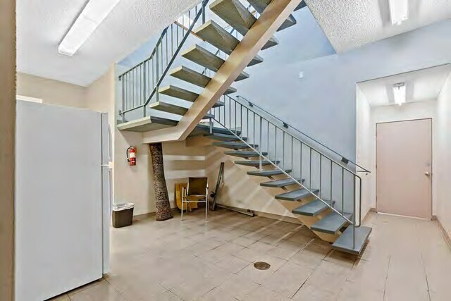 More Photos Of 1461 E Chevy Chase Dr, Glendale Office For Sale