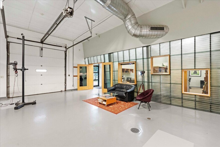 More Photos Of 1225 Greenway Cross, Madison Flex For Sale