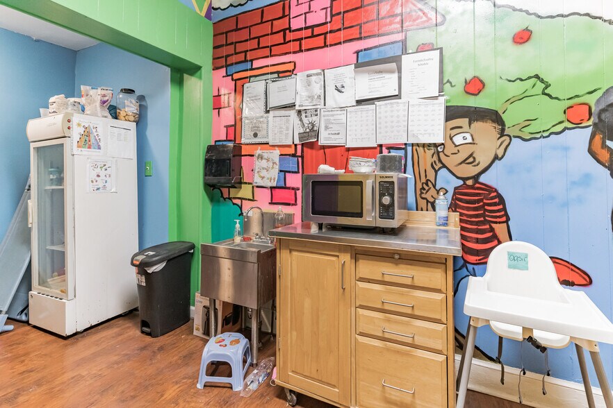 More Photos Of 2803 N 22nd St, Philadelphia General Retail For Sale