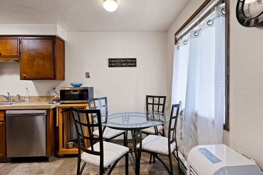 More Photos Of 805-875 Gerth Ave NW, Salem Apartments For Sale