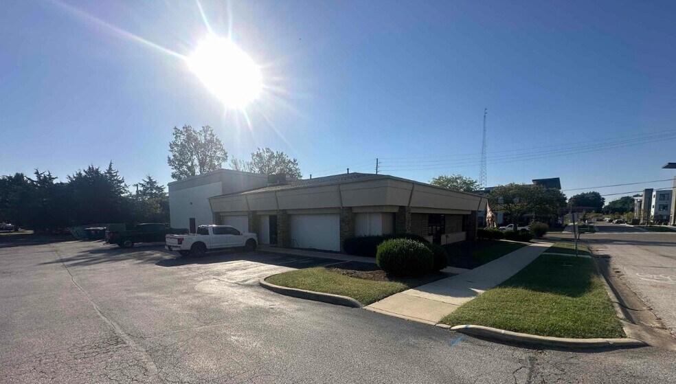 More Photos Of 4505 E 3rd St, Bloomington Sports And Entertainment For Sale