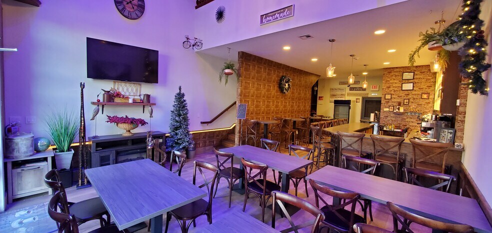 More Photos Of 300-304 Grand St, Paterson Restaurant For Lease
