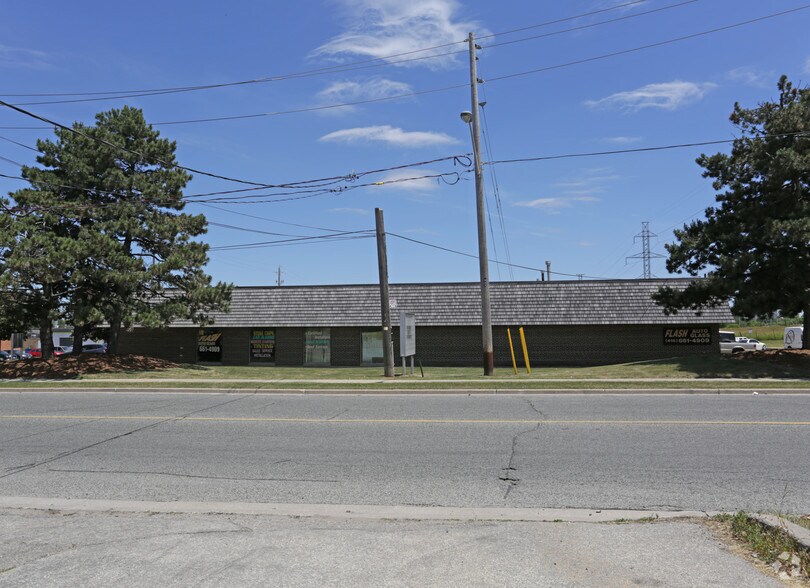 More Photos Of 45 Brisbane Rd, Toronto Showroom For Lease