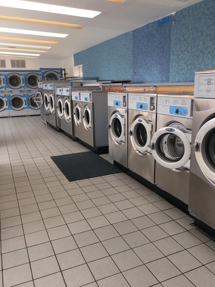 More Photos Of 4454-4468 Ingraham St, San Diego Storefront Retail Residential For Sale