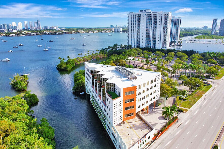 More Photos Of 17501 Biscayne Blvd, Aventura Office For Sale