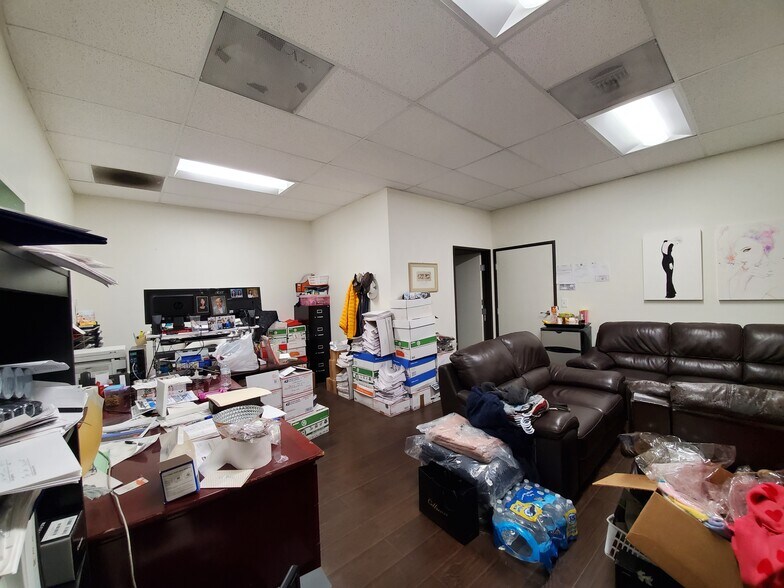 More Photos Of 1525 E 25th St, Los Angeles Manufacturing For Sale