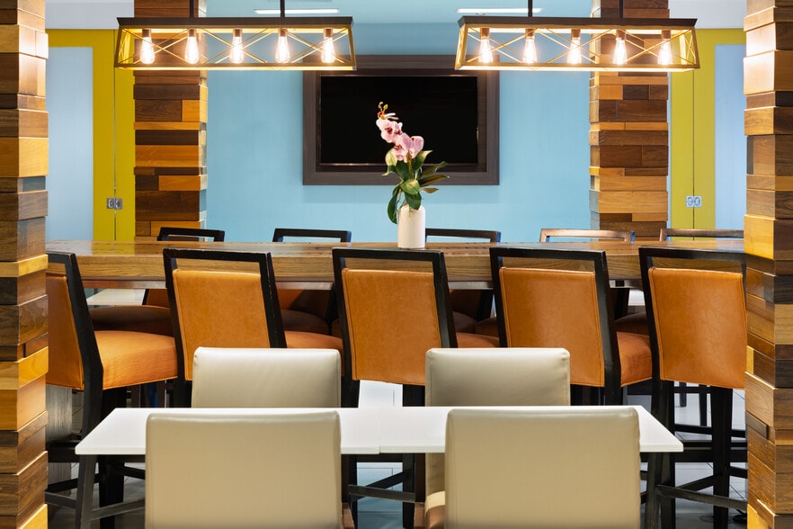 More Photos Of 1200 Virginia Ave, Atlanta Hotel For Sale