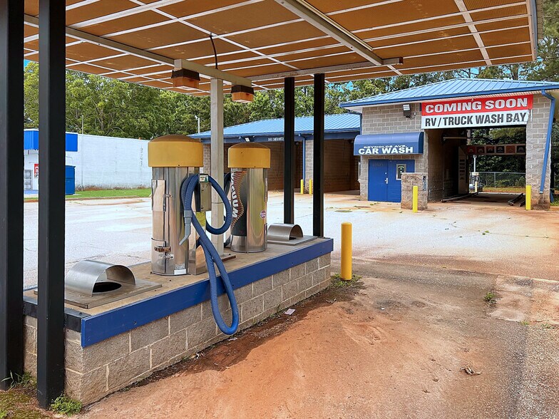 More Photos Of 1005 Reynolds Ave, Greenwood Specialty For Sale