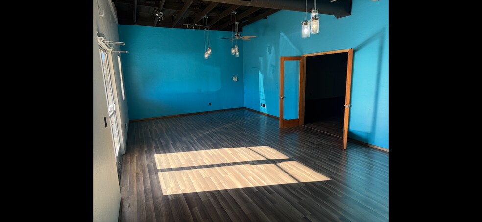 More Photos Of 5961-5971 N Oracle Rd, Tucson Freestanding For Lease