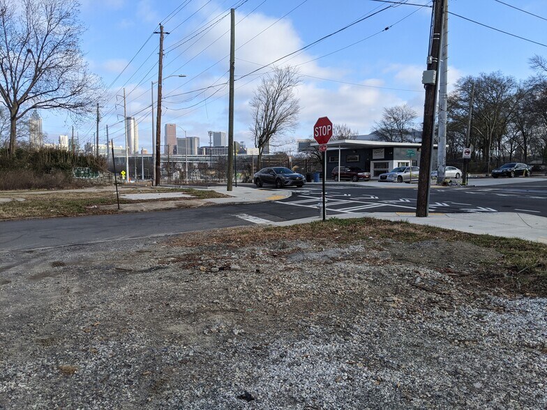 More Photos Of 699 Joseph E Boone Blvd NW, Atlanta Flex For Lease