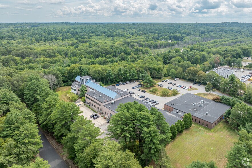 More Photos Of 63-65 South St, Hopkinton Research And Development For Lease