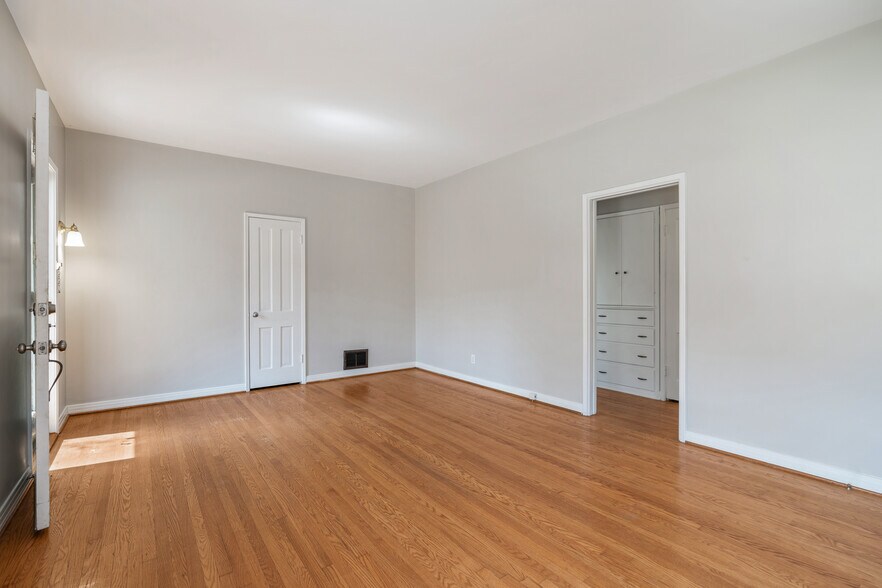 More Photos Of 646 Orange Grove Ave, South Pasadena Apartments For Sale