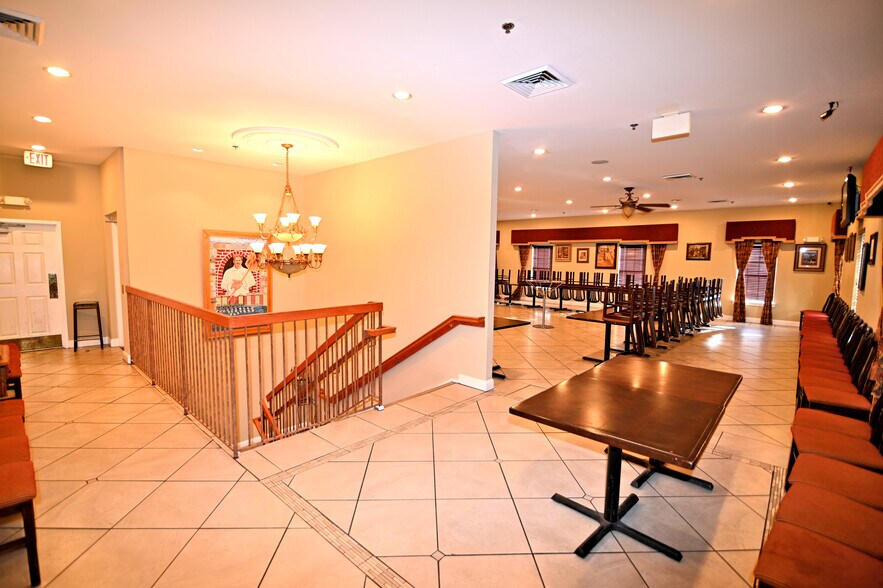 More Photos Of 15120 Washington St, Haymarket Restaurant For Sale